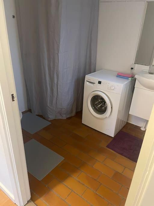 2 Bedroom Apartment Near The Sea Tisvildeleje Bagian luar foto