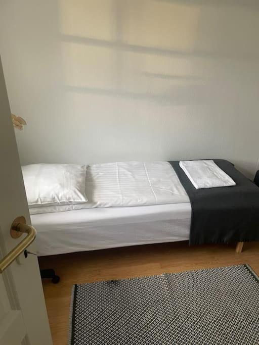 2 Bedroom Apartment Near The Sea Tisvildeleje Bagian luar foto